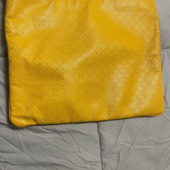 Authentic Gucci purse FINAL SALE/NO RETURNS OR EXCHANGE - Picture 3 of 7